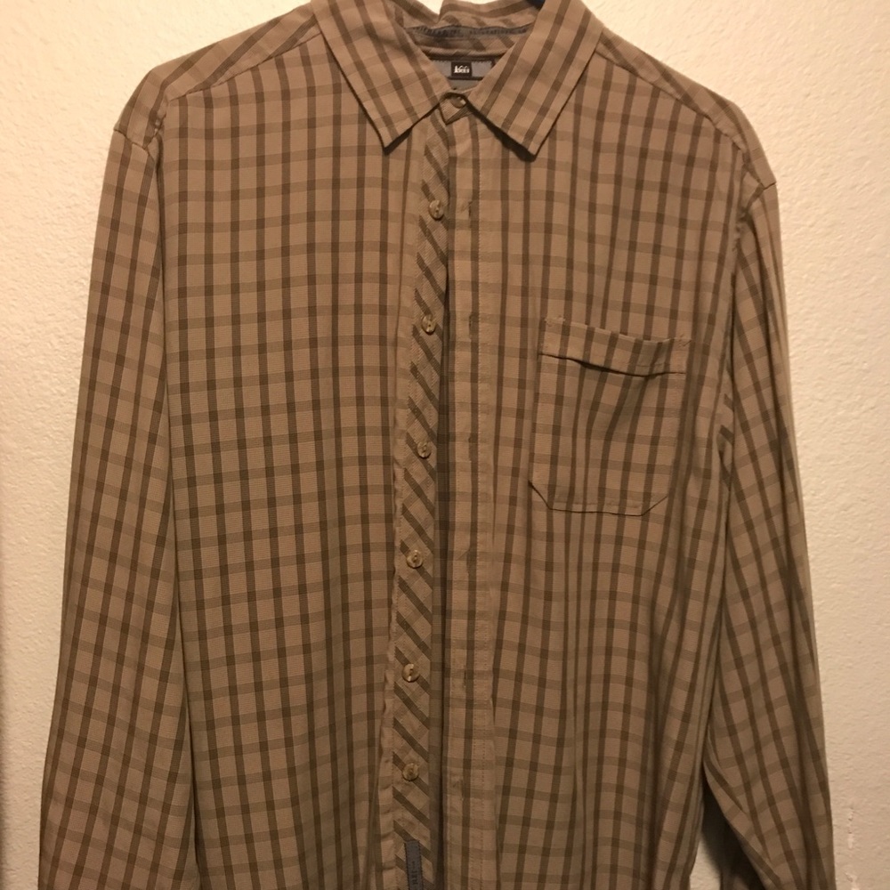 REI Long Sleeve Button Down Shirt Men’s Medium